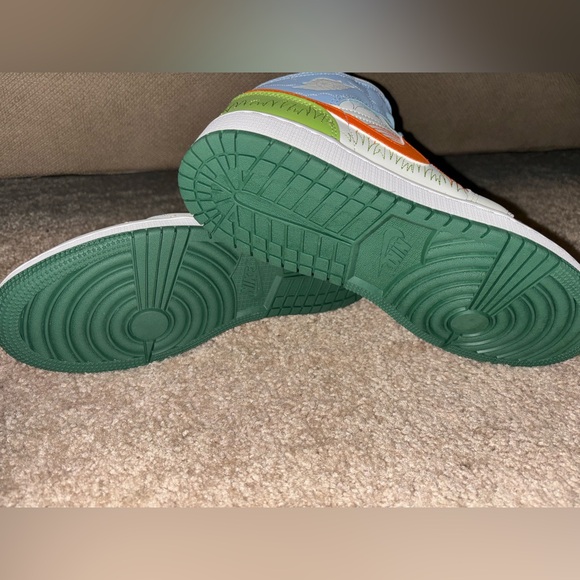 Jordan 1 Mid GS “Stitch” Sneakers - Picture 6 of 8